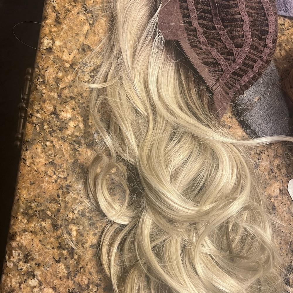Rene of Paris Glam Wavez in Milky Opal - Picture 5 of 5